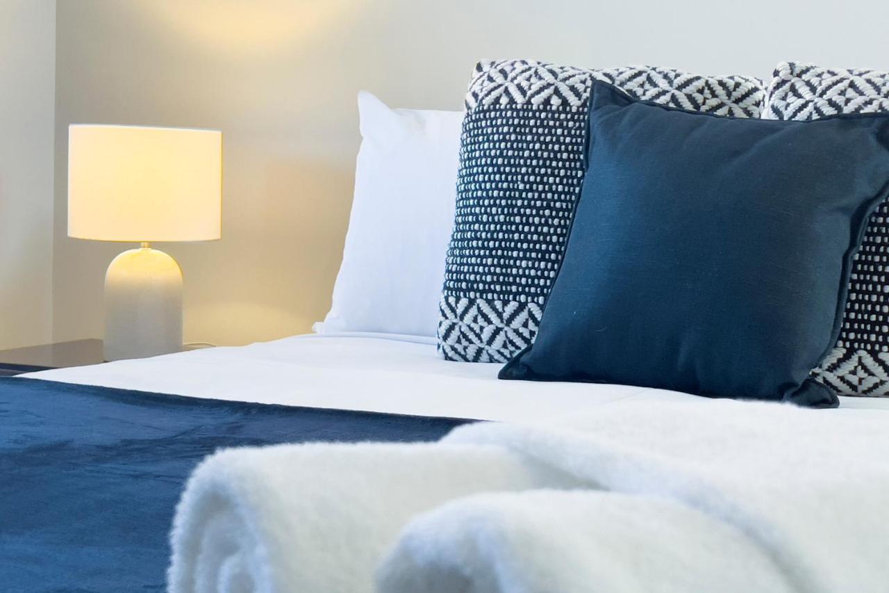 30 Modern & Quiet Retreat -walk To Dining & Shops Holiday home Perth