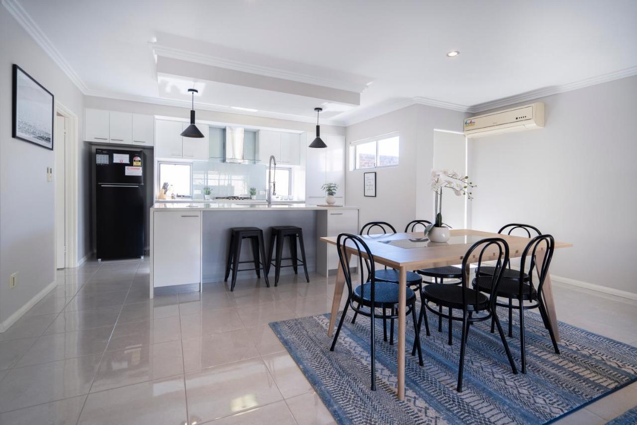 30 Modern & Quiet Retreat -walk To Dining & Shops Holiday home *
