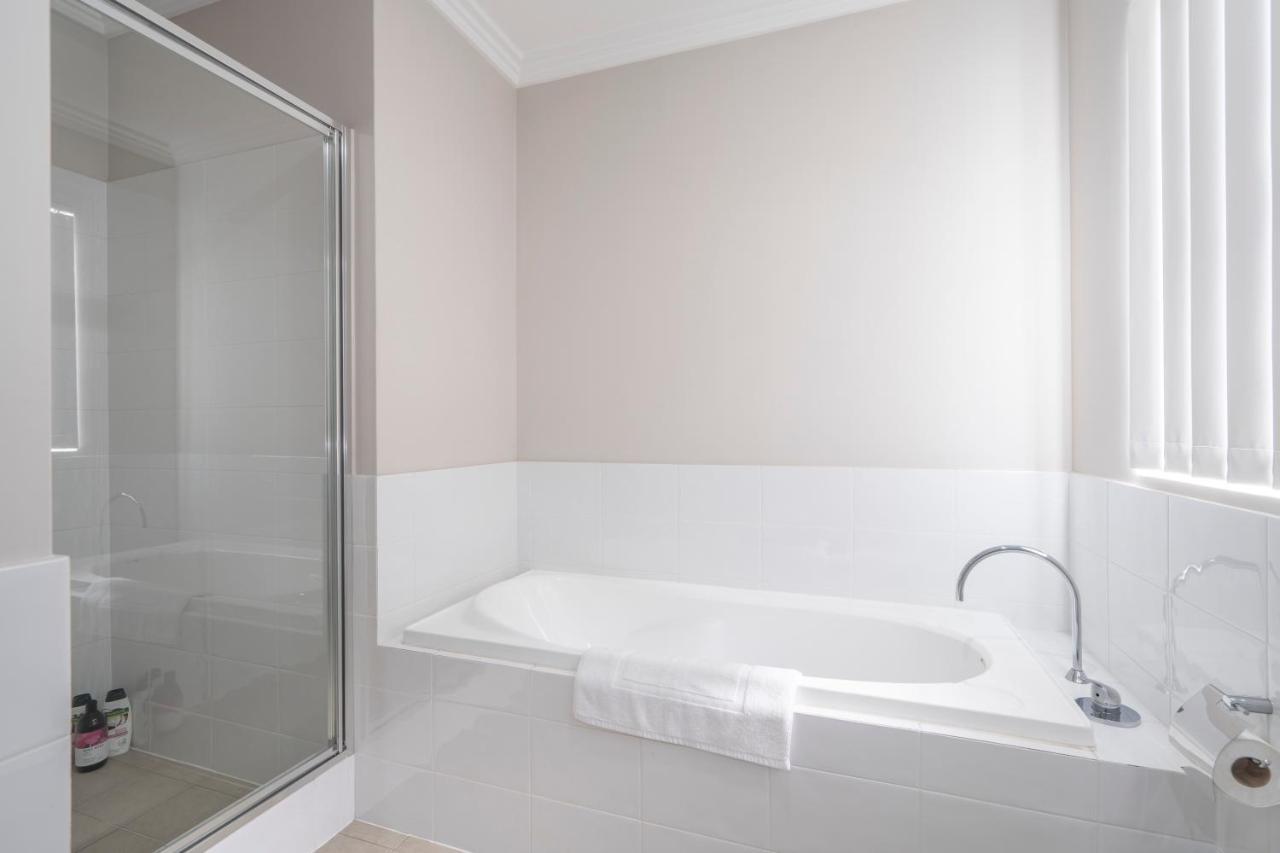 30 Modern & Quiet Retreat -walk To Dining & Shops Holiday home Perth