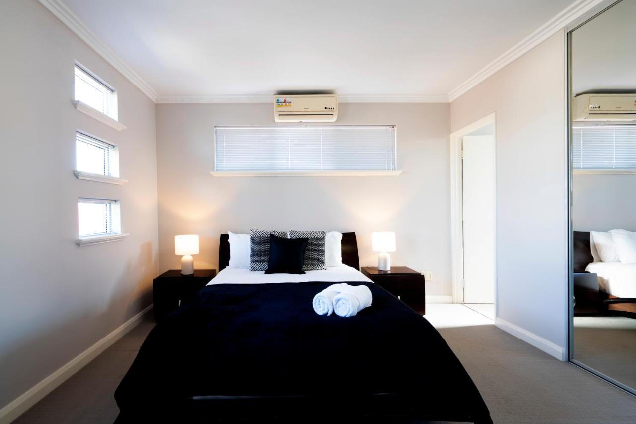 30 Modern & Quiet Retreat -walk To Dining & Shops Holiday home *