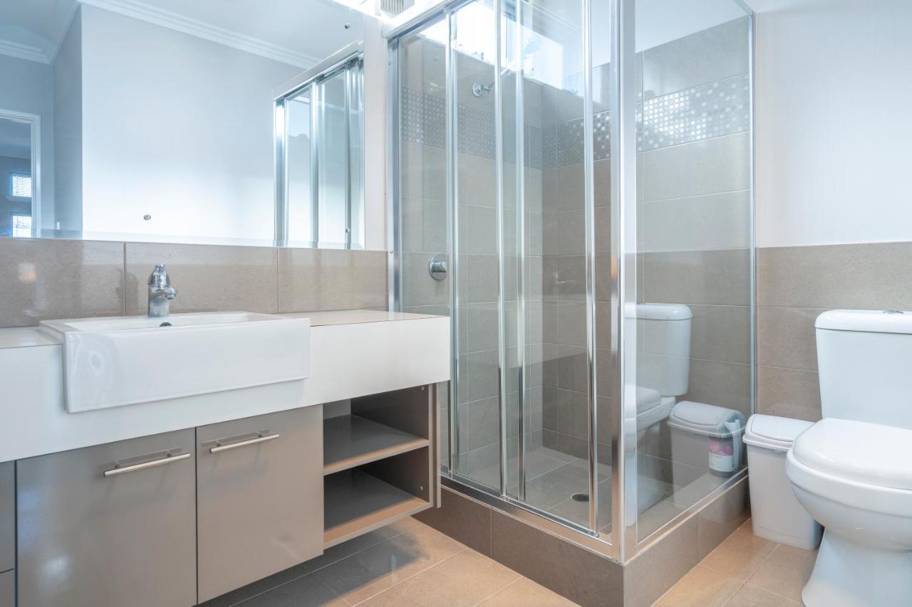 Holiday home 30 Modern & Quiet Retreat -walk To Dining & Shops
