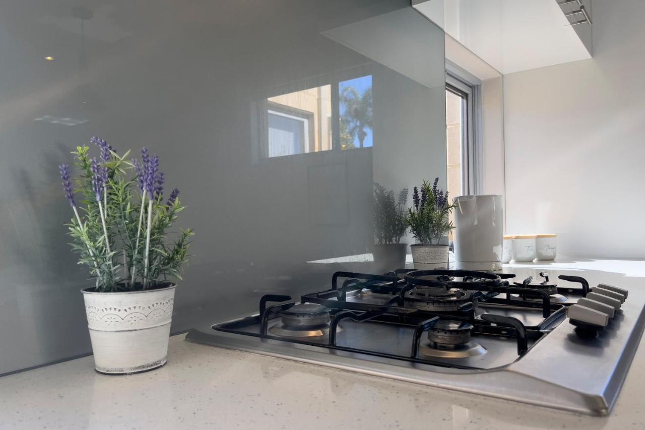30 Modern & Quiet Retreat -walk To Dining & Shops Perth